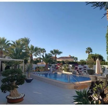 Villa Luminosa Con Piscina Privada R26 By Novadesta *