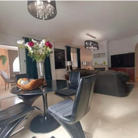 Villa Luminosa Con Piscina Privada R26 By Novadesta *